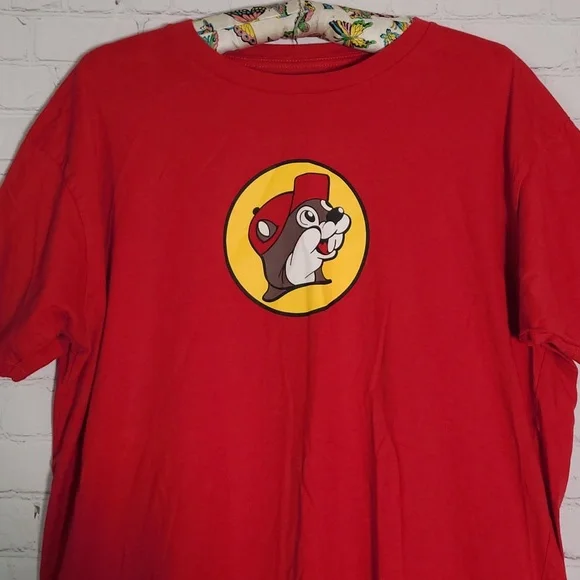 Buc-ee's Red Classic Yellow Beaver  Logo Tee Tshirt Unisex Top Size XL - Picture 4 of 9